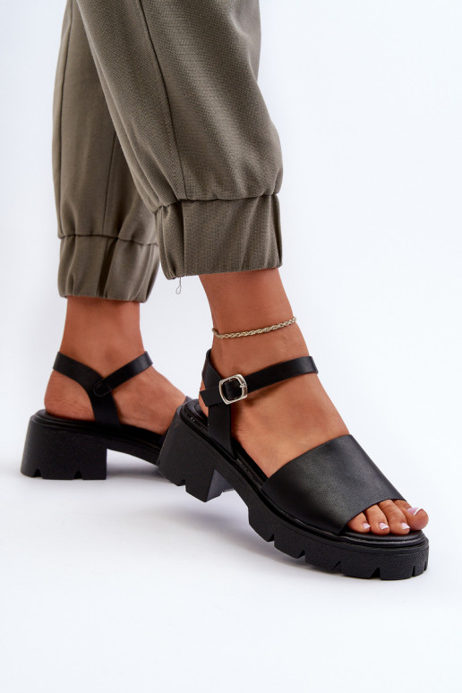 Sandalias de mujer con tacón ancho en color negro Dottiassa