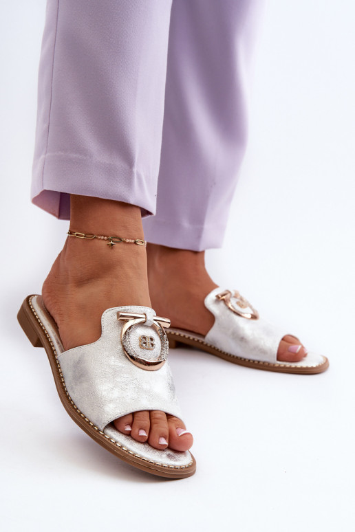 Estilo elegante con brillo Zapatillas de casa de mujer con adornos en plata S.Barski