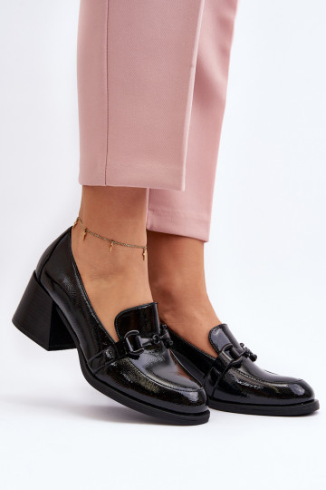 Zapatos lacados con tacón...