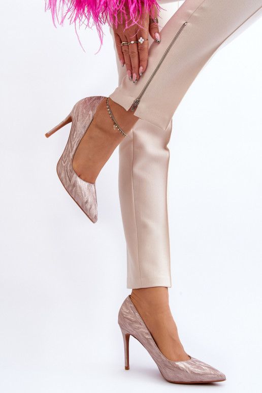 Zapatos de tacón en color champagne... Zapatos de tacón en color champagne...