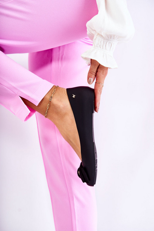 Bailarinas de goma con cintas en... Bailarinas de goma con cintas en...