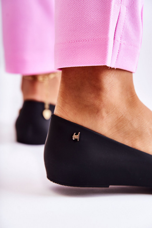 Bailarinas de goma con cintas en... Bailarinas de goma con cintas en...