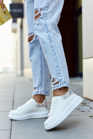 Zapatillas estilo deportivo...