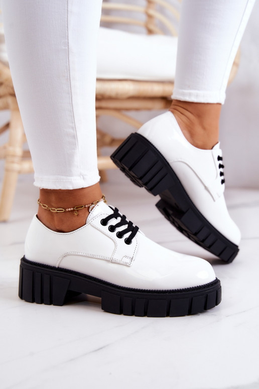 Zapatos de moda con efecto lacado La.Fi color blanco Hallie