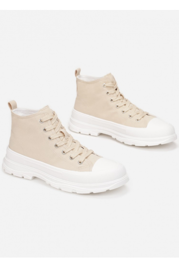 Zapatos de ocio con suela beige.
