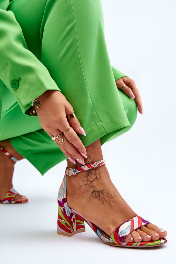 Sandalias de tacón bajo de... 2