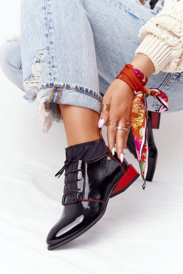 Botas Negras y rojas 2