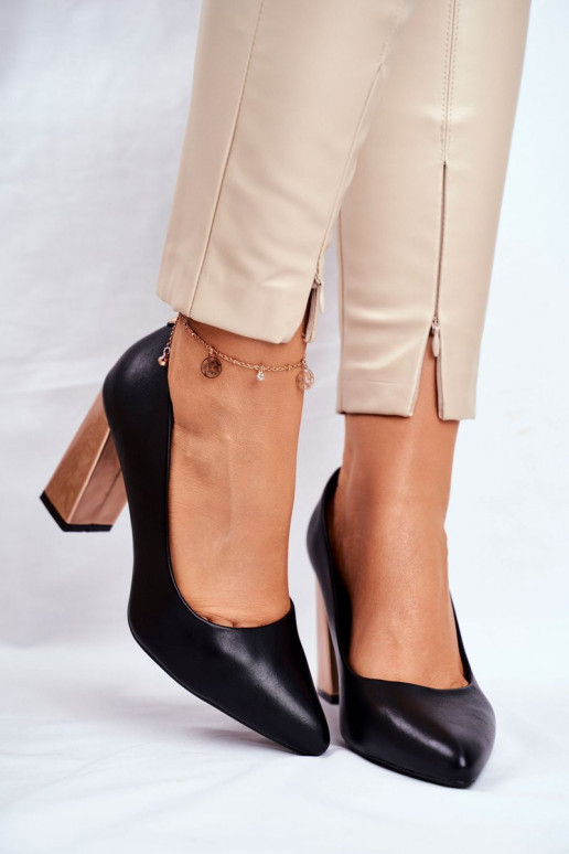 Zapatos de modelo clásico con tacón decorado de Sergio Leone.