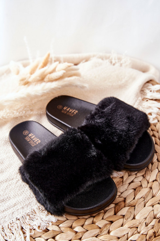 Pantuflas con pelo en color negro... Pantuflas con pelo en color negro...