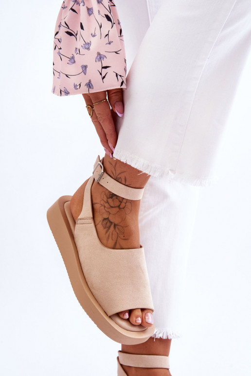 Sandalias cómodas para mujer con plataforma en color beige Rubie