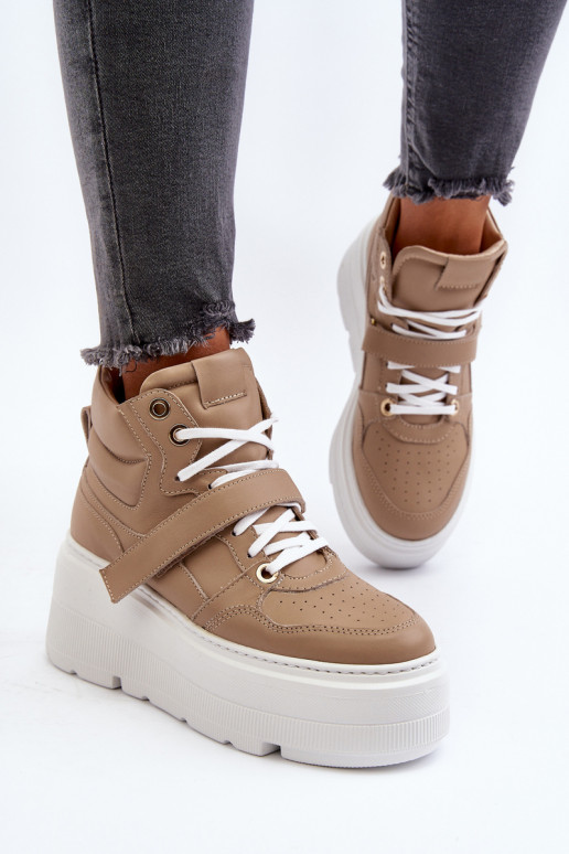 Zapatos modelo Zazoo Sneakers en color beige.