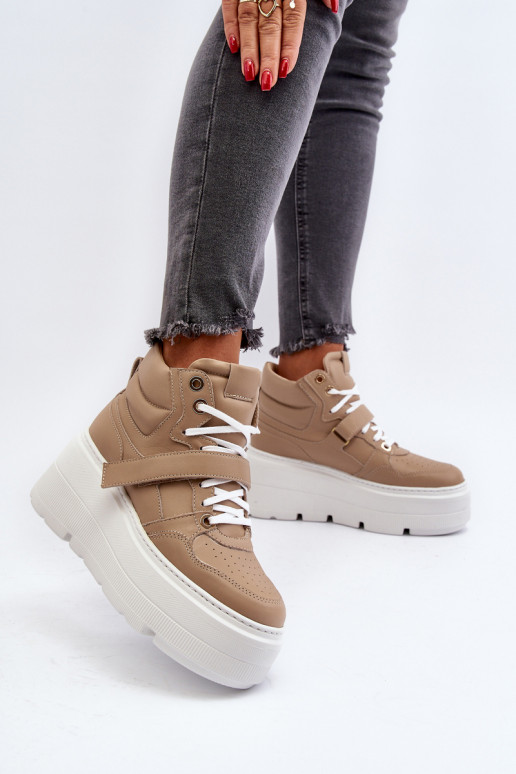 Zapatos modelo Zazoo Sneakers en color beige.