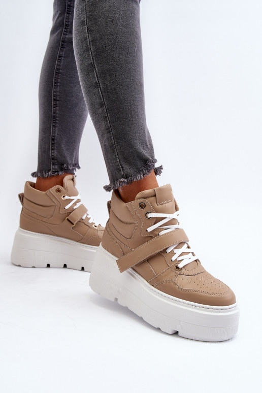 Zapatos modelo Zazoo Sneakers en color beige.