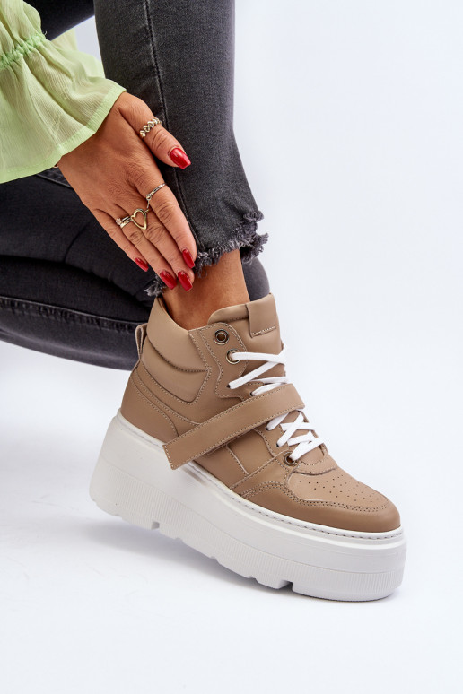 Zapatos modelo Zazoo Sneakers en color beige.