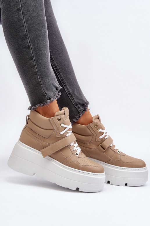 Zapatos modelo Zazoo Sneakers en color beige.