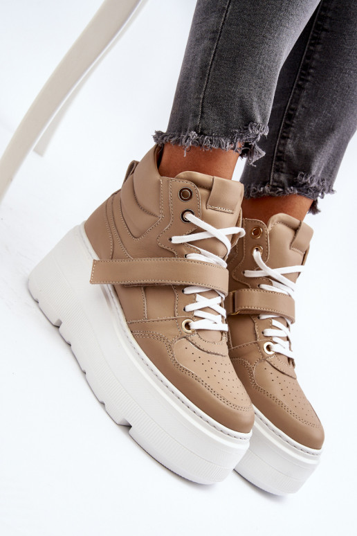Zapatos modelo Zazoo Sneakers en color beige.