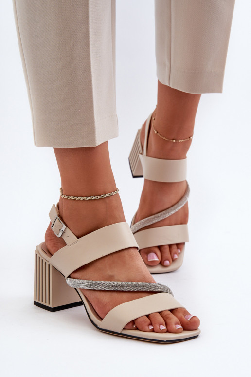 Sandalias elegantes con tacón en color beige D&A MR38-549