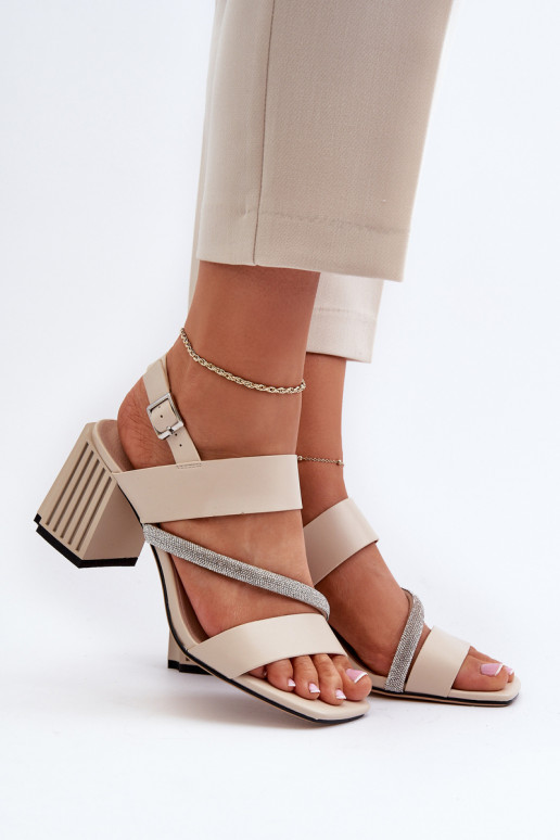 Sandalias elegantes con tacón en color beige D&A MR38-549