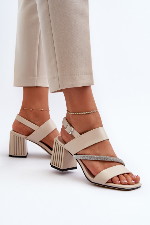 Sandalias elegantes con tacón en color beige D&A MR38-549