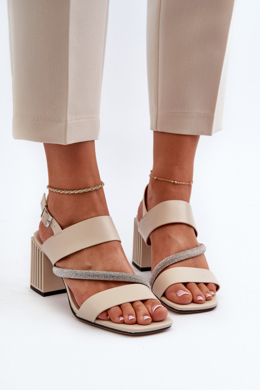 Sandalias elegantes con tacón en color beige D&A MR38-549