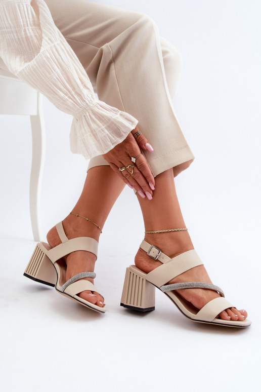 Sandalias elegantes con tacón en color beige D&A MR38-549