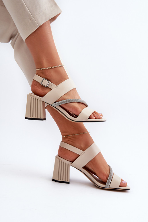 Sandalias elegantes con tacón en color beige D&A MR38-549