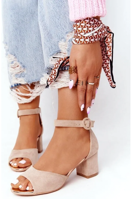 Sandalias de mujer con tacón beige Vinceza