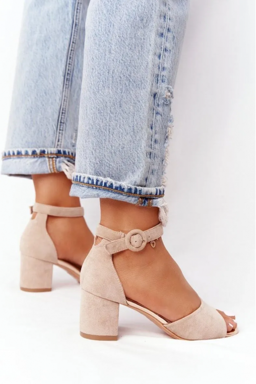 Sandalias de mujer con tacón beige Vinceza