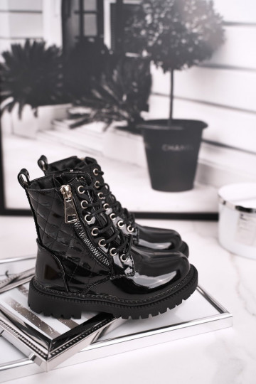 Botas de mujer lacadas en negro. 2