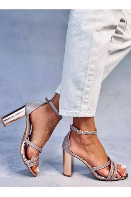 Sandalias de tacón con estilo ELIZABETH CHAMPAGNE