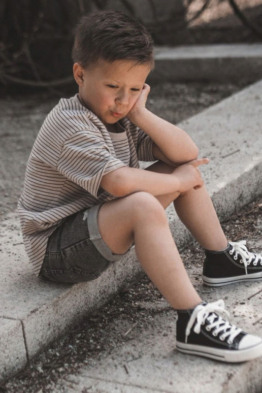 Zapatos infantiles con suela negra. Zapatos infantiles con suela negra.