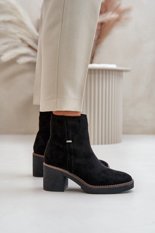 Botas con calefacción interior. de gamuza ecológicaoAe de color negro Arkesia Botas con calefacción interior. de gamuza ecológicaoAe de color negro Arkesia