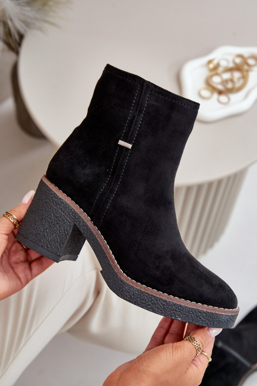Botas con calefacción interior. de gamuza ecológicaoAe de color negro Arkesia Botas con calefacción interior. de gamuza ecológicaoAe de color negro Arkesia