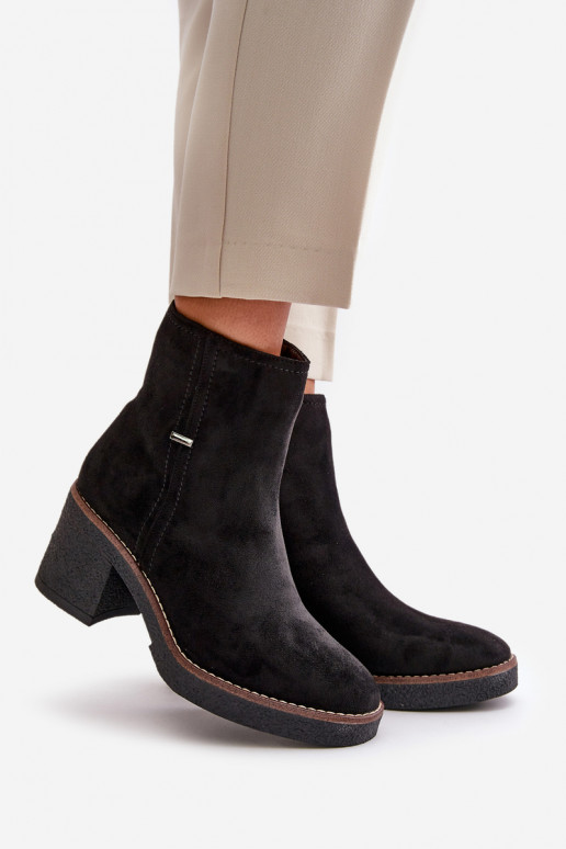Botas con calefacción interior. de gamuza ecológicaoAe de color negro Arkesia Botas con calefacción interior. de gamuza ecológicaoAe de color negro Arkesia
