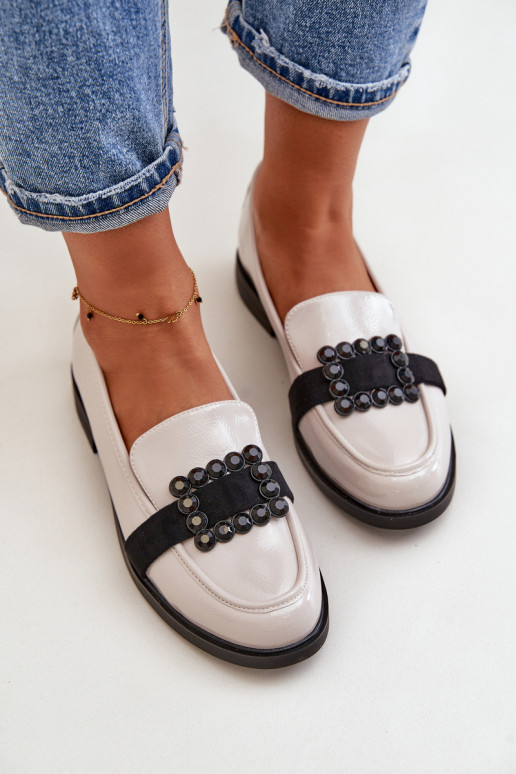 Mocasines lacados Femenino con adornos color gris Vinceza 58389