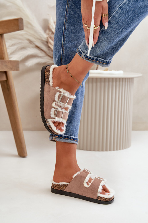 Femenino Zapatillas Zapatillas con hebillas y un abrigo de piel beige Ezilena