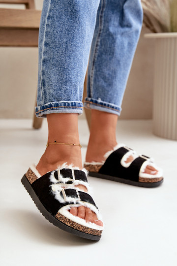 Femenino Zapatillas Zapatillas con hebillas y un abrigo de piel de color negro Ezilena