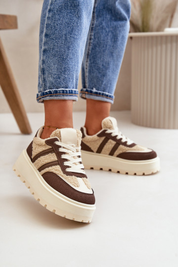 calentamiento Zapatillas modelo zapatos. Femenino con una plataforma con calentamiento color marrón Daivlene 2