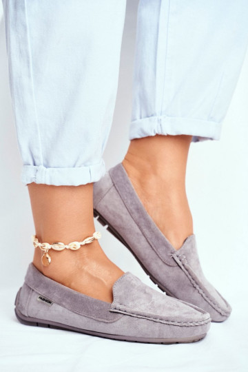 Mocasines de mujer en color gris fabricados en ante Morreno.