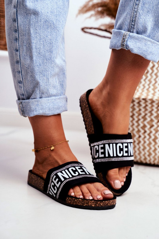 Pantuflas con ojos brillantes en color negro Be Nice