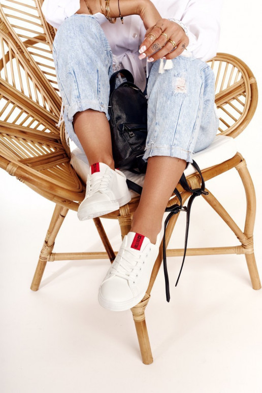 Deportivas de piel natural con rayas decorativas BIG STAR DD274685 color blanco