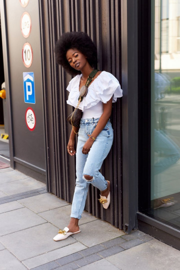 Sandalias beis con cadena de Call On Me 2