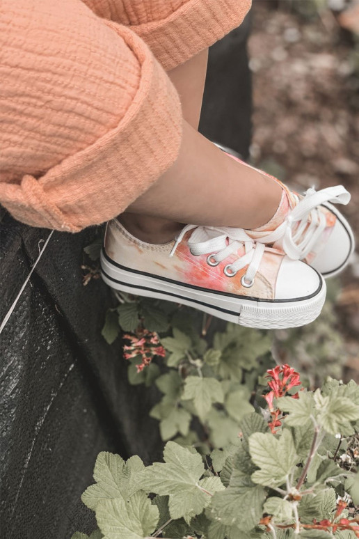 Zapatos de ocio para niños modelo clásico.