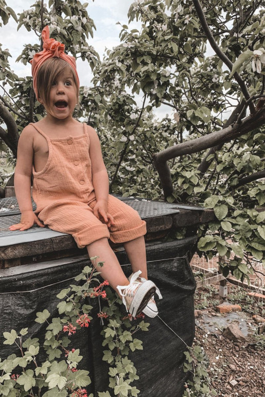 Zapatos de ocio para niños modelo clásico.