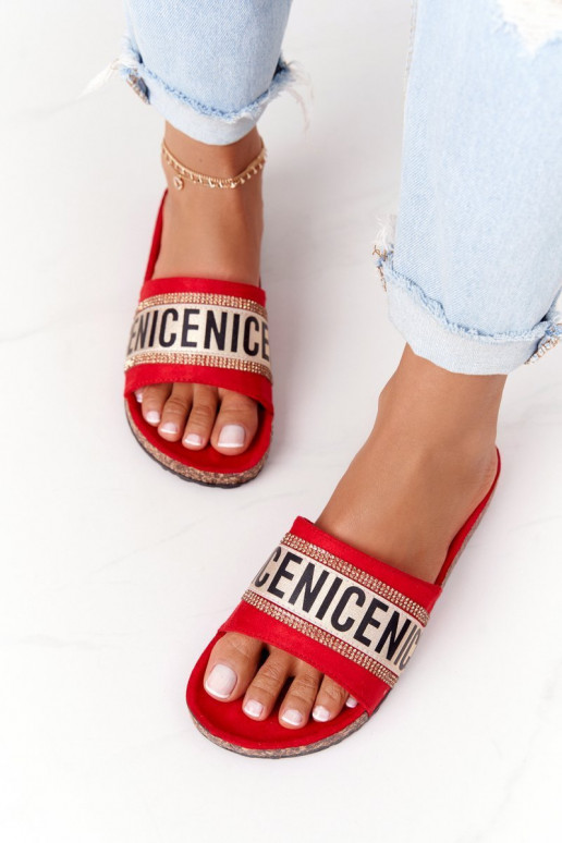 Pantuflas con ojos brillantes en color rojo Be Nice