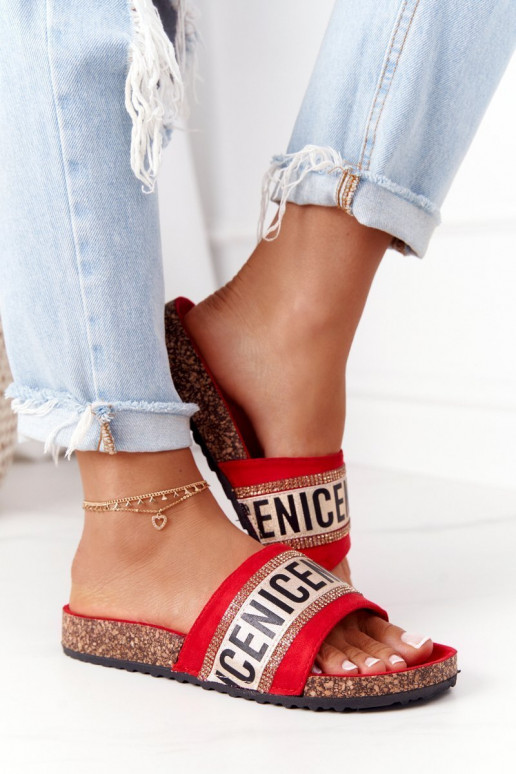 Pantuflas con ojos brillantes en color rojo Be Nice