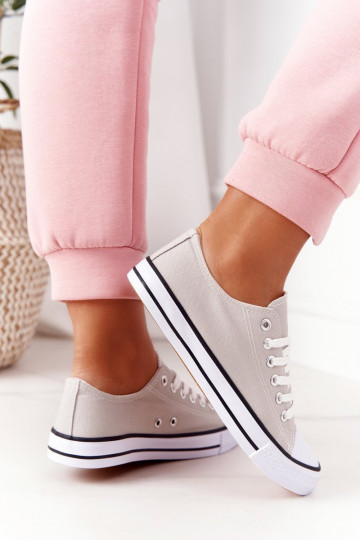 Zapatos casual de modelo clásico en color gris. 2