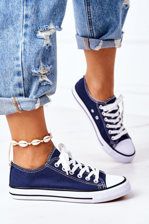 Zapatos casual de modelo clásico en color azul oscuro.