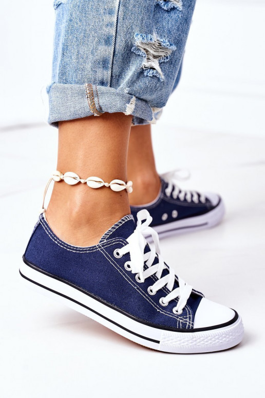 Zapatos casual de modelo clásico en color azul oscuro.