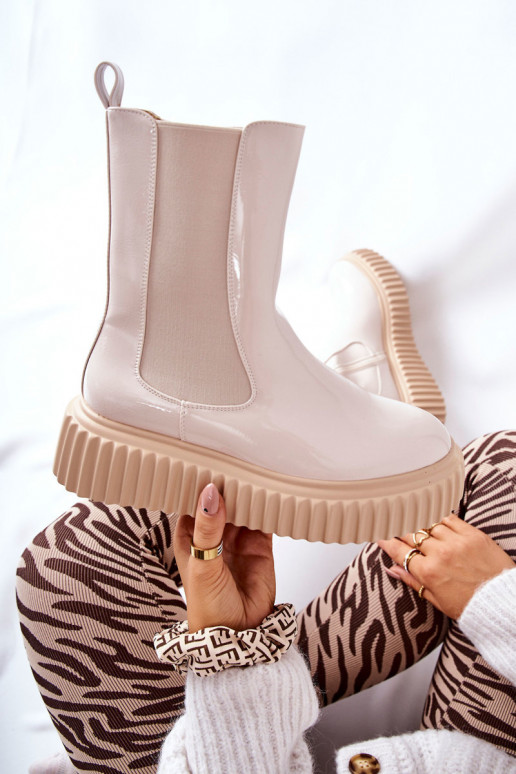 Botas efecto lacado con plataforma en color beige Sereia Botas efecto lacado con plataforma en color beige Sereia